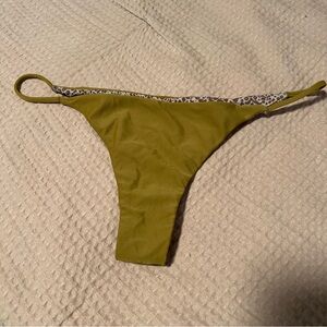 acacia fins bottoms in mustard M